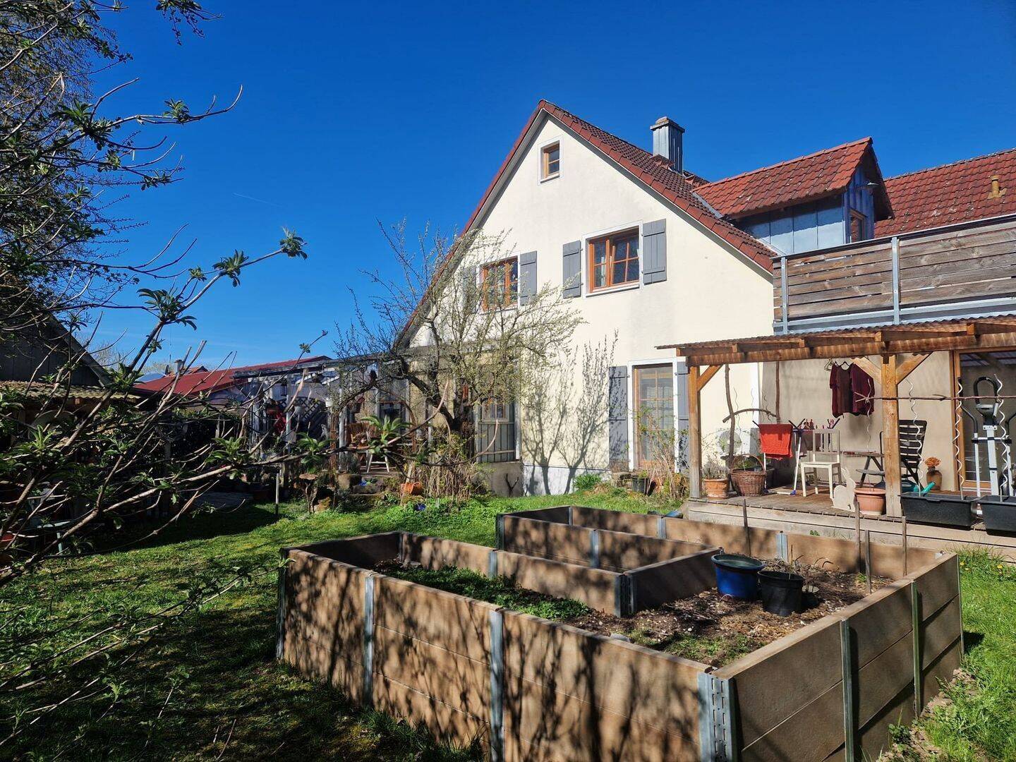 Mehrfamilienhaus mit Gewerbeeinheit zu verkaufen, 90599 Dietenhofen