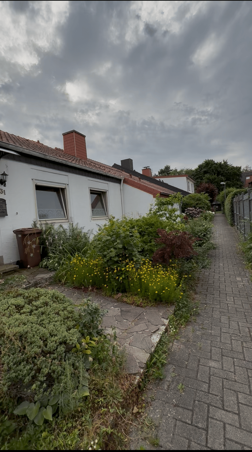 Sanierungsbedürftiges Reihenendhaus in Osnabrück-Schinkel-Ost, 49084 Osnabrück (Fledder Schinkel Schinkel-Ost)