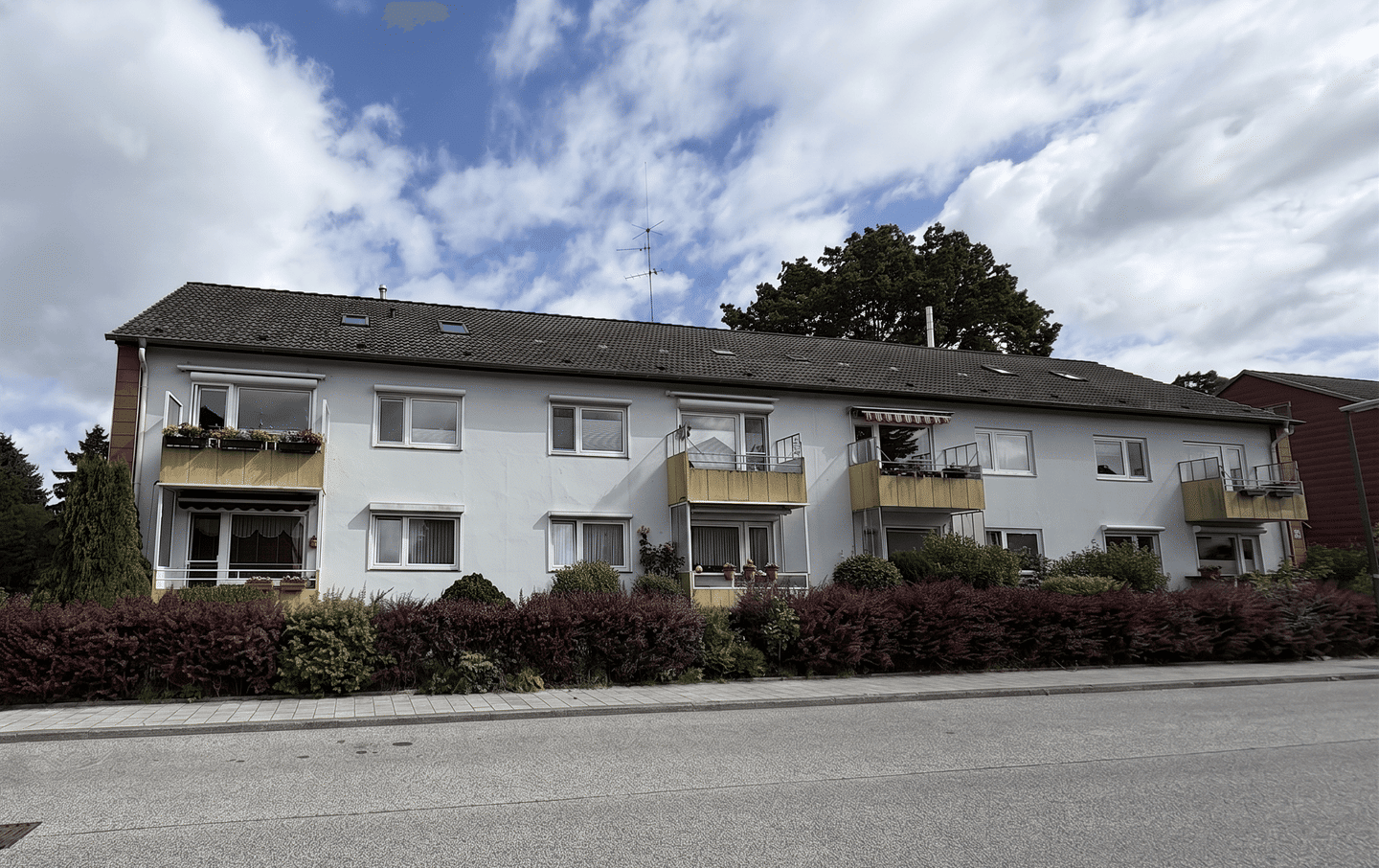Charmantes Raumwunder für Vorausschauende – Helle 1,5-Zimmer-Dachgeschosswohnung mit Garage, 24145 Kiel