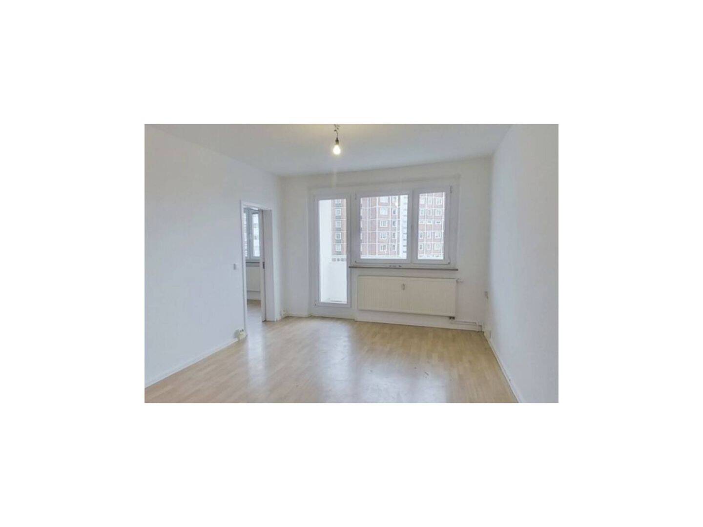 Moderne 3-Zimmer-Wohnung mit Balkon in Rostock, 18109 Rostock (Groß Klein Lichtenhagen Lütten Klein)