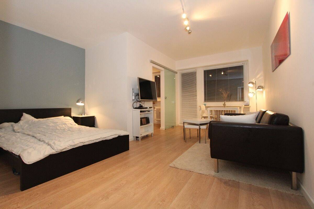 Tolles 1-Zi-Business-Apartment, separate Küche, Balkon in den ruhigen Innenhof, 81369 München (Sendling Sendling-Westpark Thalk. Obersendl.-Forsten-Fürstenr.-Solln)