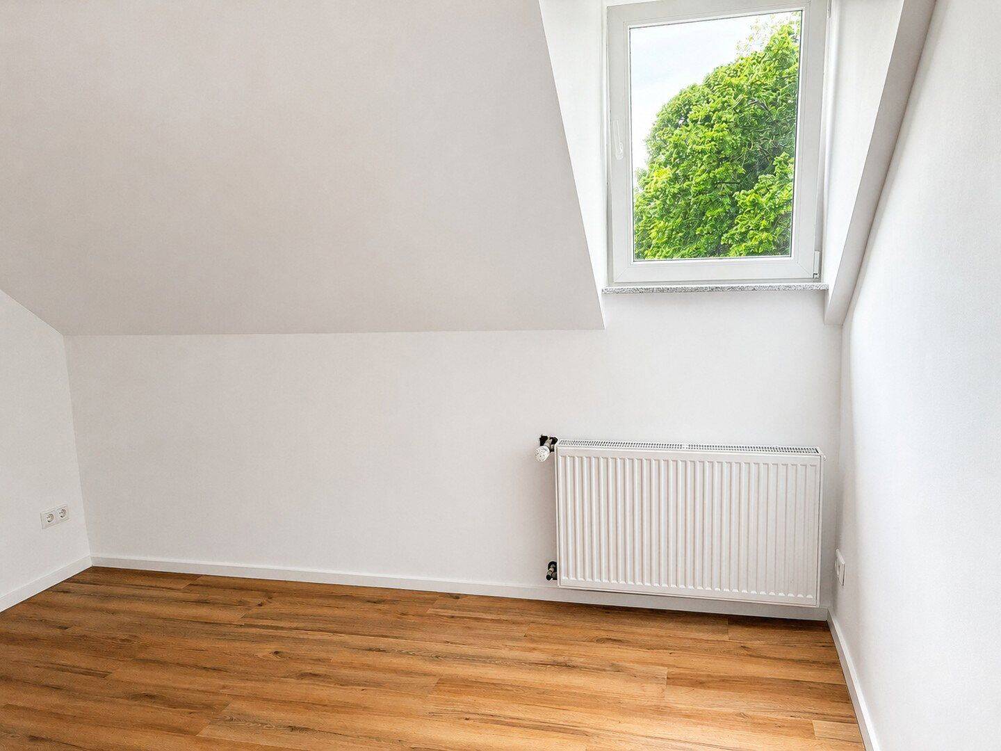 Großzügig sanierte 2 Zimmer Wohnung mit großer Wohnküche und Gartenblick, 46049 Oberhausen
