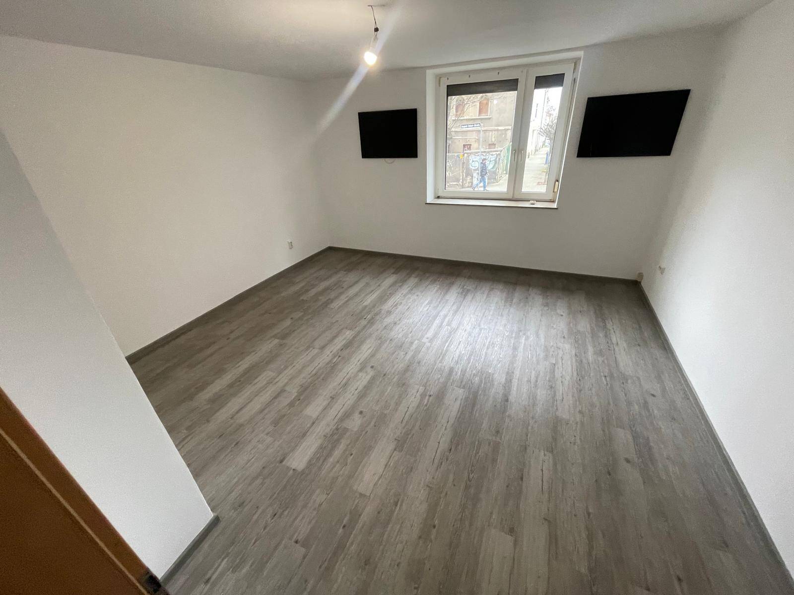 Moderne Single-EG-Wohnung mit EBK und Terrasse, 6712 Zeitz