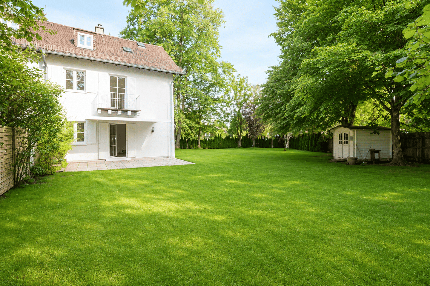 Familienidylle auf außergewöhnlichem Grundstück in Grünwald – stilvolles Wohnen mit sonniger Terrasse & Garten!, 82031 Grünwald