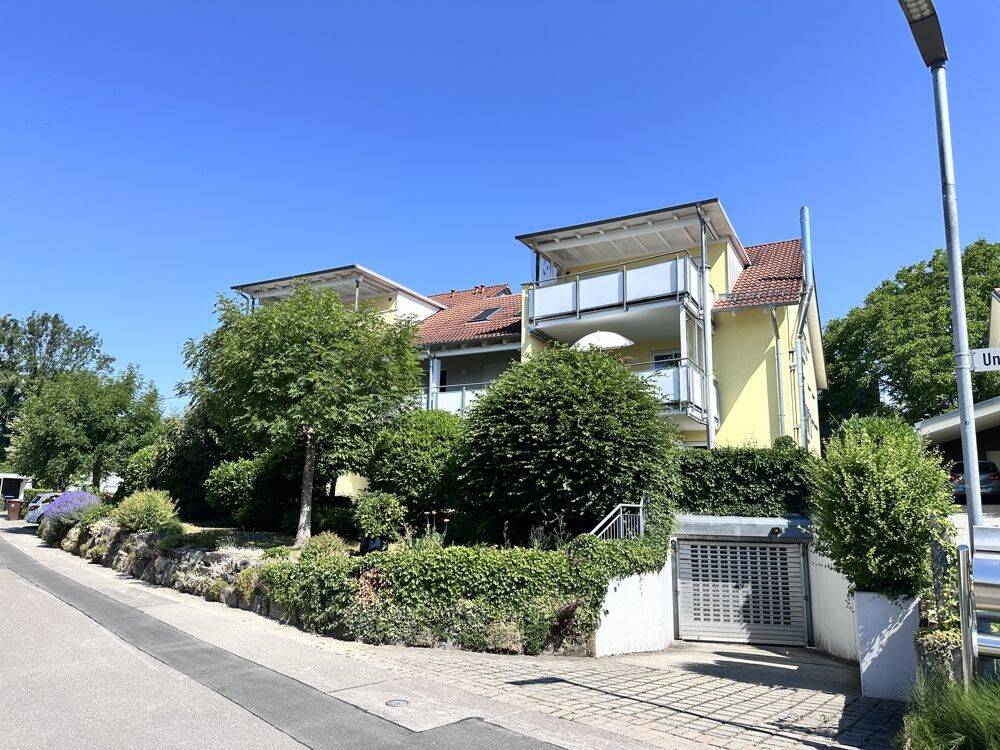 Helle 4,5 Zimmer-Wohnung mit großem sonnigen Balkon in Oberuhldingen, 88690 Uhldingen-Mühlhofen