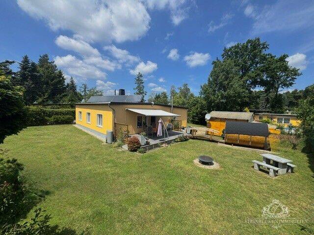 Charmanter Bungalow mit Saunahaus, Solaranlage & großem Grundstück in Dresden-Weixdorf, 1108 Dresden (Marsdorf Weixdorf)