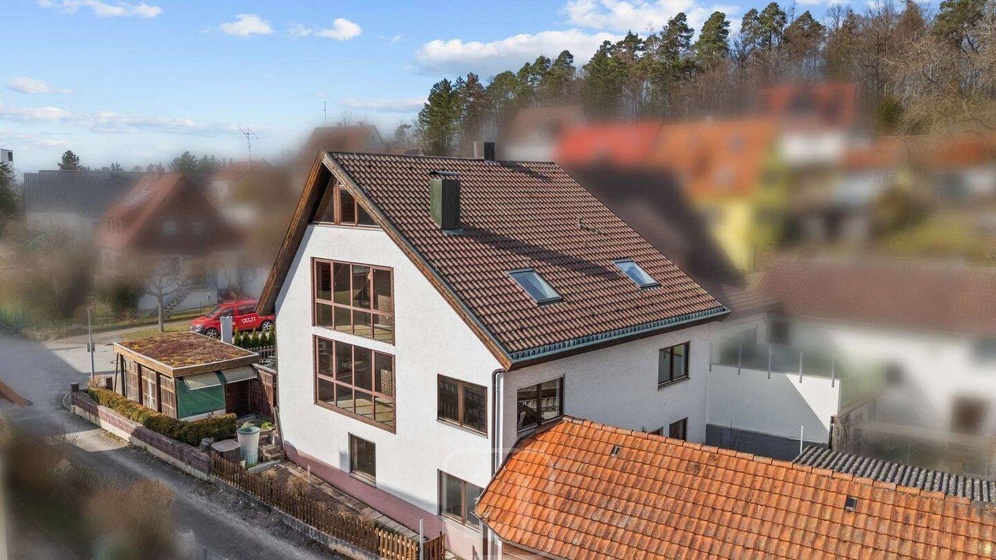 Großzügige Doppelhaushälfte | viel Potential | 2-3 Wohneinheiten möglich | Werkstatt | Doppelgarage, 71032 Böblingen