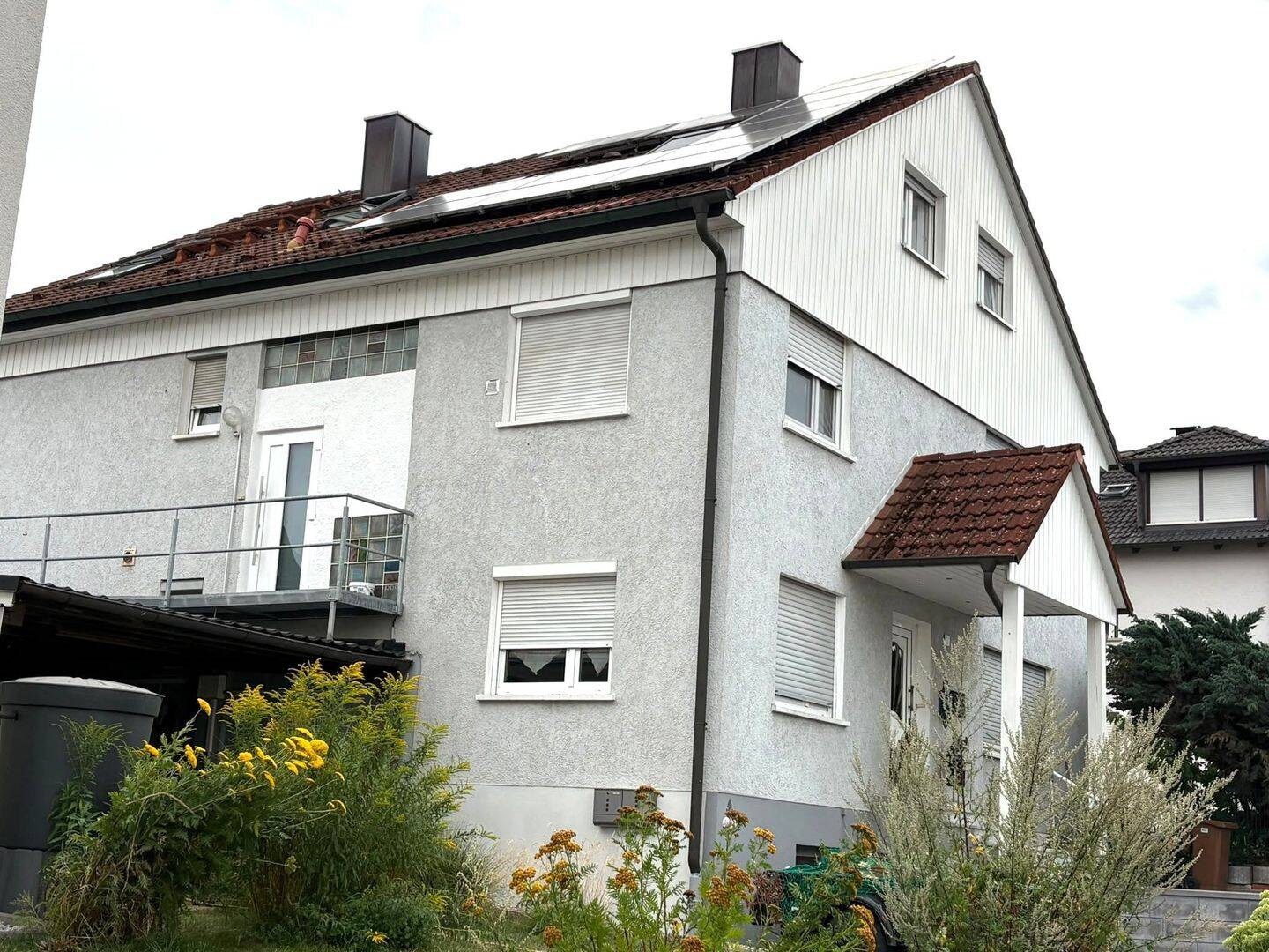 Gepflegtes Mehrfamilienhaus mit 3 Wohneinheiten – sofort nutzbar, PV-Anlage und vielseitige Möglichkei, 91602 Dürrwangen