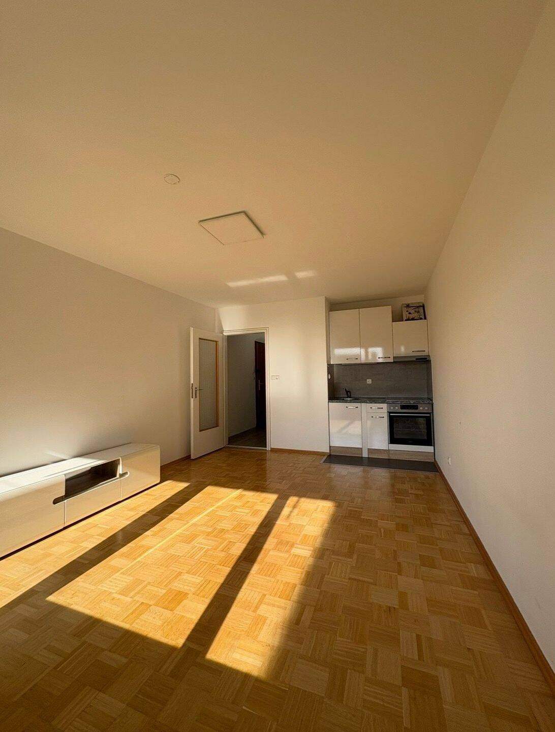 Bezugsfreie 1-Zimmer-Eigentumswohnung mit Balkon und Tiefgarage in München-Sendling, 81373 München (Sendling Sendling-Westpark)