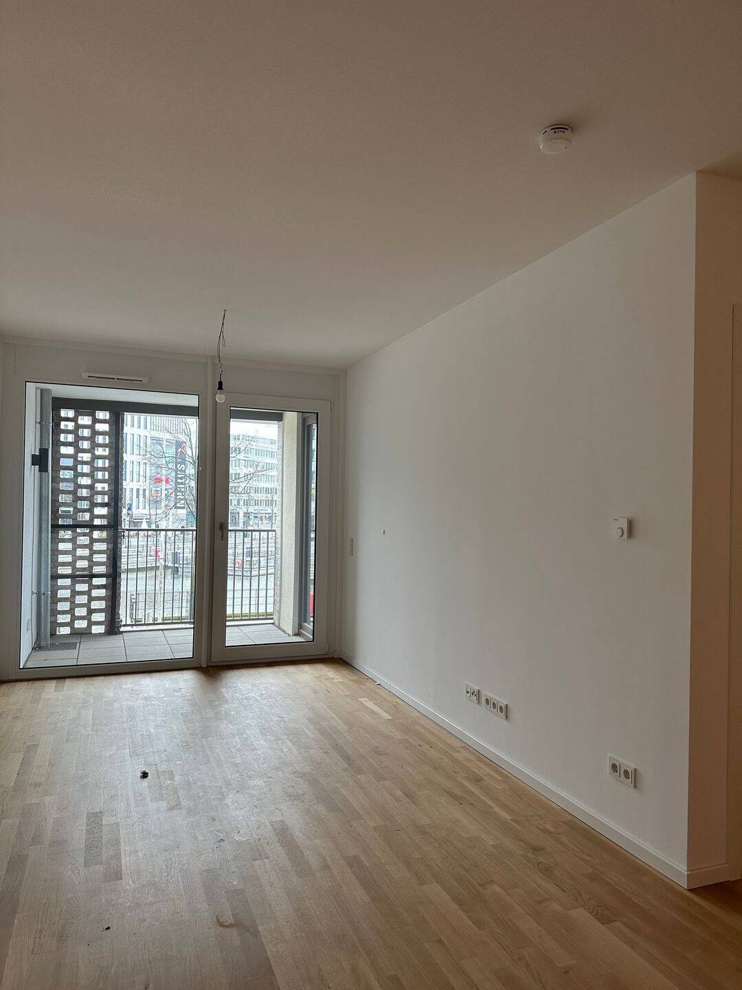 2-Zimmer-Wohnung mit Loggia am Kieler Bootshafen, 24103 Kiel (Altstadt Damperhof Exerzierplatz Vorstadt)