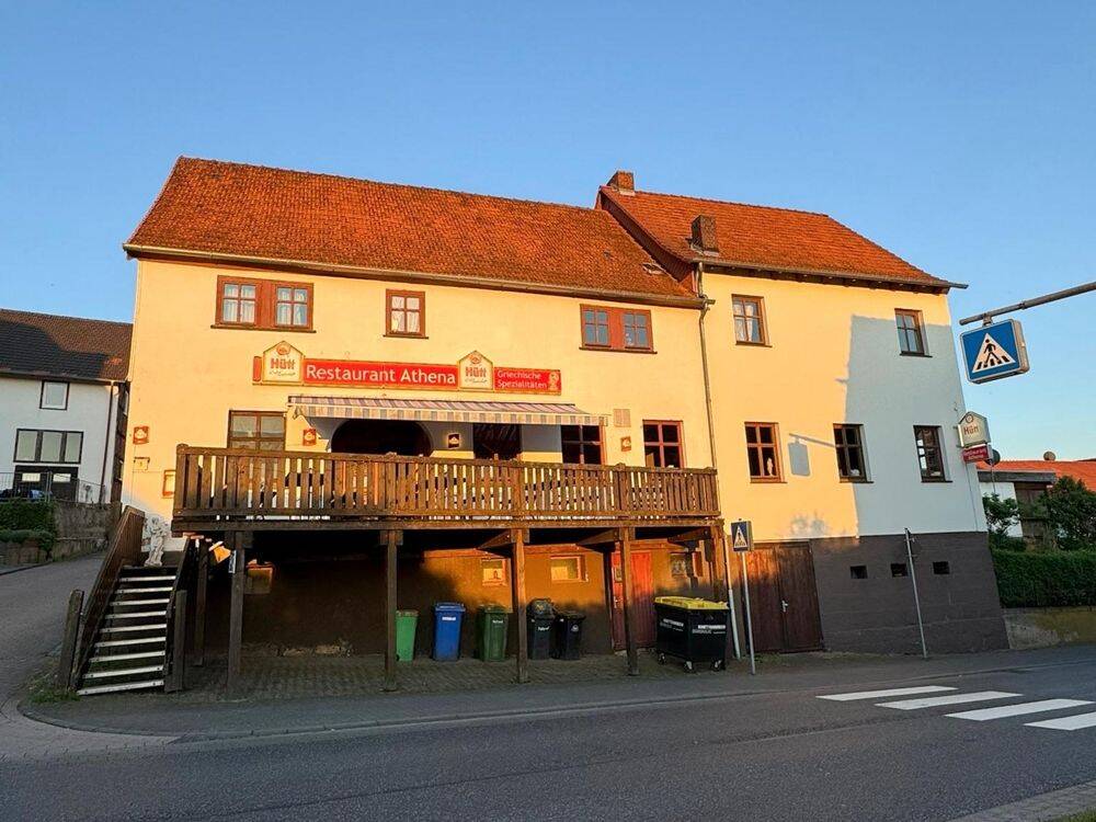 Großzügiges Wohn- und Geschäftshaus mit Gastronomie, Wohnungen in Körle – auch als Wohnhaus nutzbar, 34327 Körle