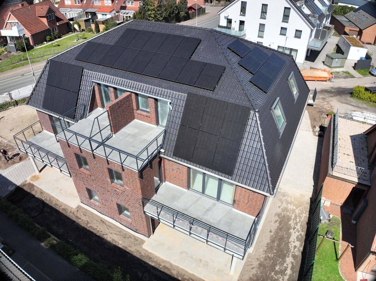 Moderne Wohnung im 1. Obergeschoss, zentrale Lage in Kirchweyhe, ab 01.08.2026 — mit Fahrstuhl, Parkplatz und Balkon, ohne Küche!, 28844 Weyhe