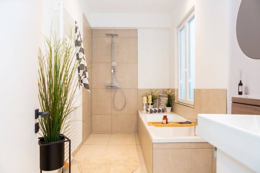 Sofort frei! Altbaucharme mit 3,15 m Raumhöhe – modernisierte 2-Zimmer-Wohnung in Maxfeld, 90409 Nürnberg (Großreuth h. d. Veste Gärten h. d. Veste Maxfeld Schoppershof)