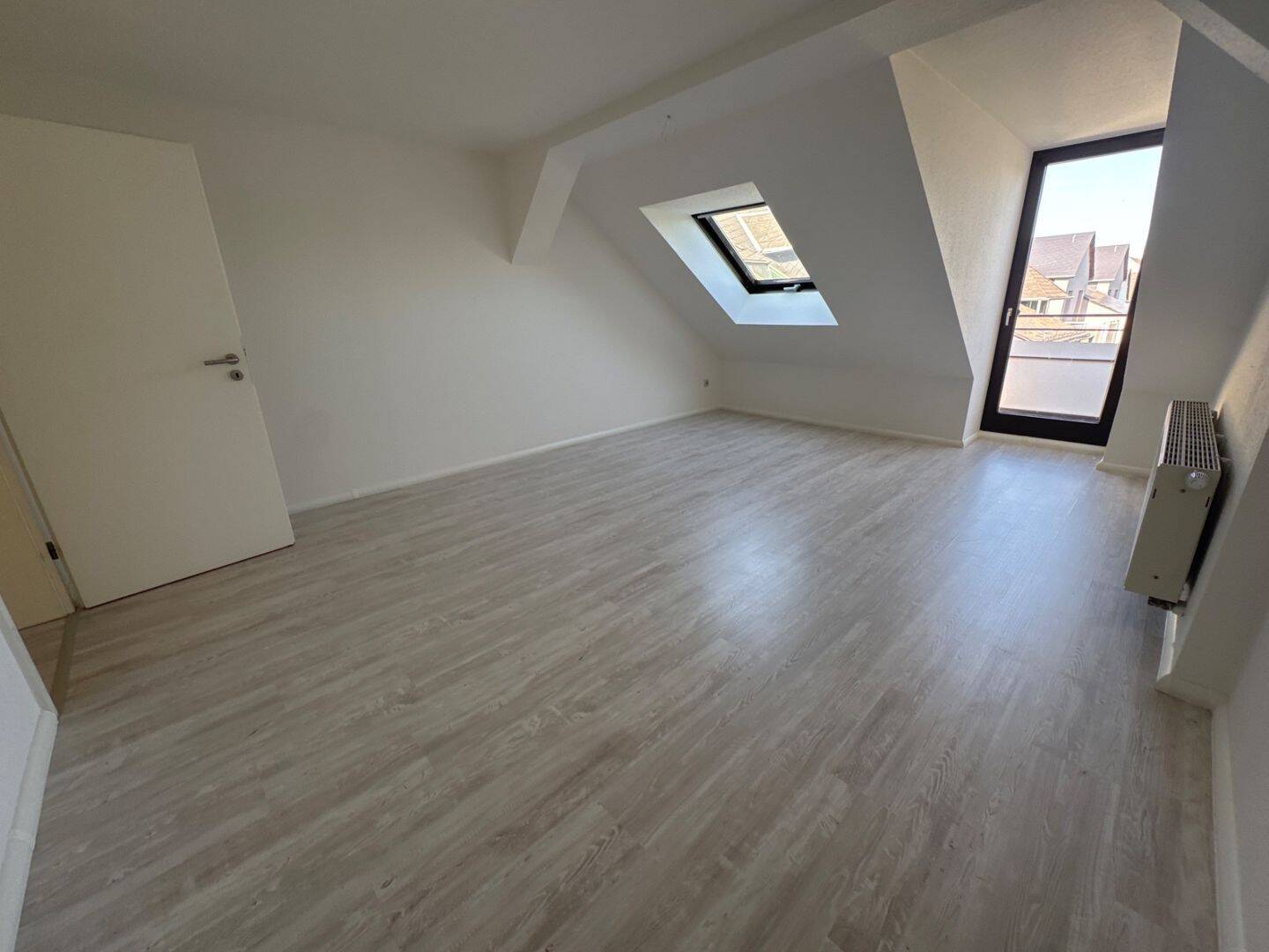 4. OG – Balkon am Wohnzi. – Bad mit Wanne – frei ab SOFORT