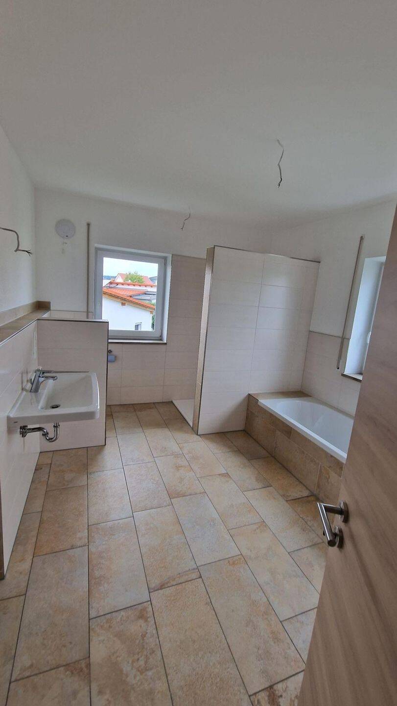 Neuwertige Doppelhaushälfte in Fürstenzell ab 01.09. zu vermieten, 94081 Fürstenzell