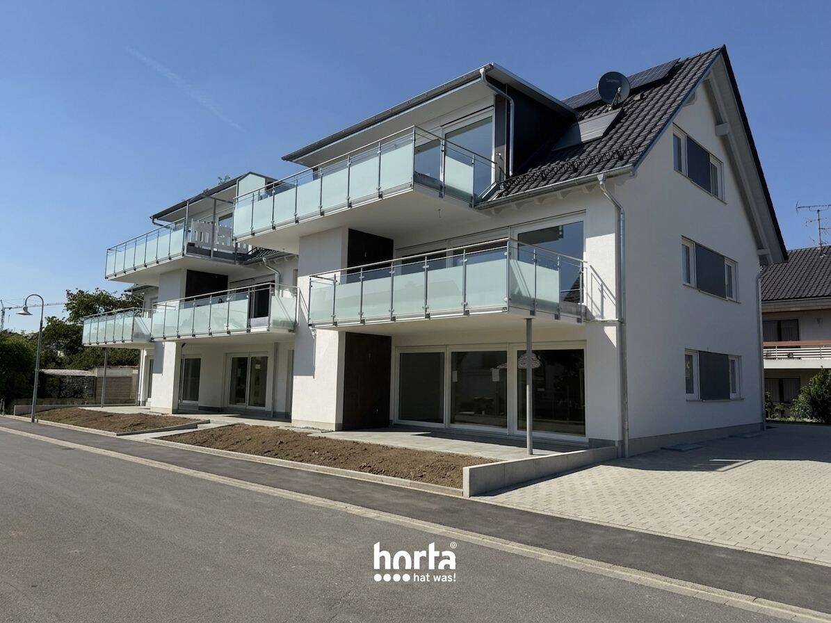 Sonnige Aussichten: Neubau-Erstbezug mit großer Terrasse in Allensbach, 78476 Allensbach