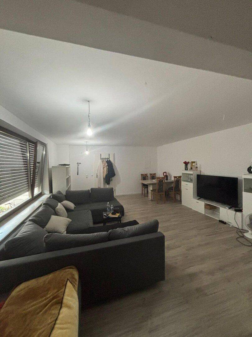 Helle 2-Zimmer-Wohnung, 75 m², kernsaniert, mit Terrasse und Garage, 76773 Kuhardt