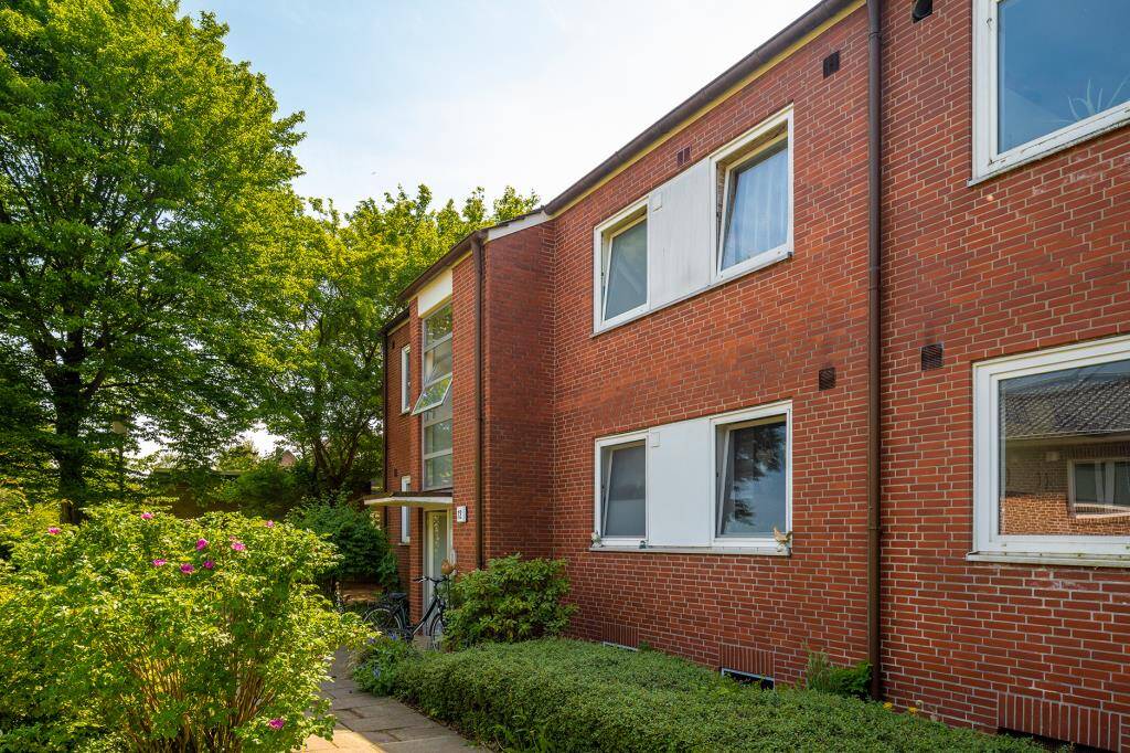 Renovierte 2-Zimmer-Wohnung in Selsingen mit Balkon, Duschbad und neuem Laminatboden, 27446 Selsingen