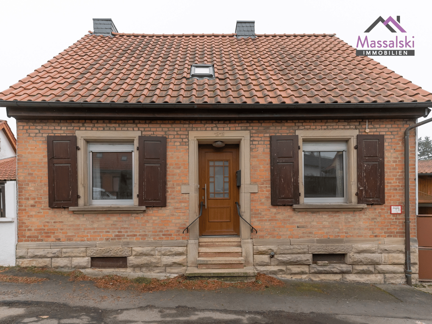 NEUER PREIS !! Sanierungsbedürftiges EFH mit Garten, zwei Garagen und Nebengebäuden in Kerzenheim, 67304 Kerzenheim
