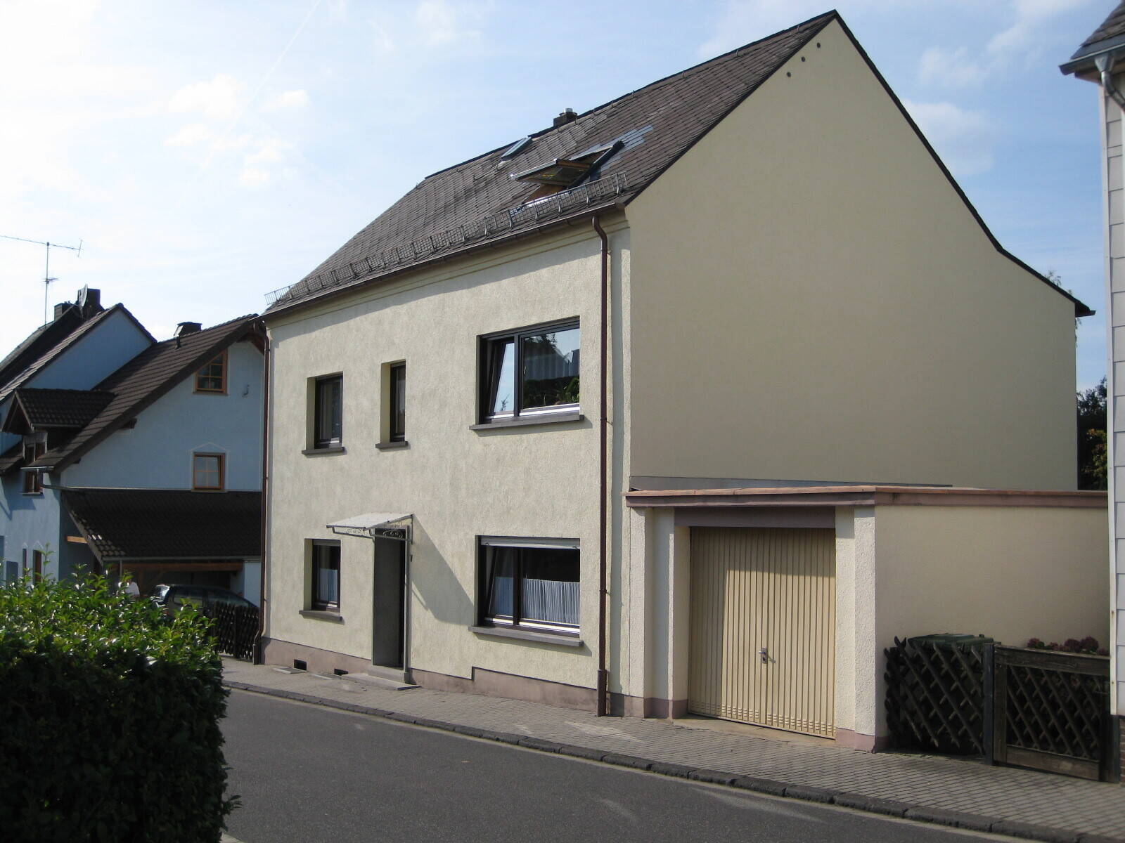Höhr-Grenzhausen, frisch renoviert, 3 ZKB Stellplatz Garten ab 1.09.2026 oder später, 56203 Vallendar