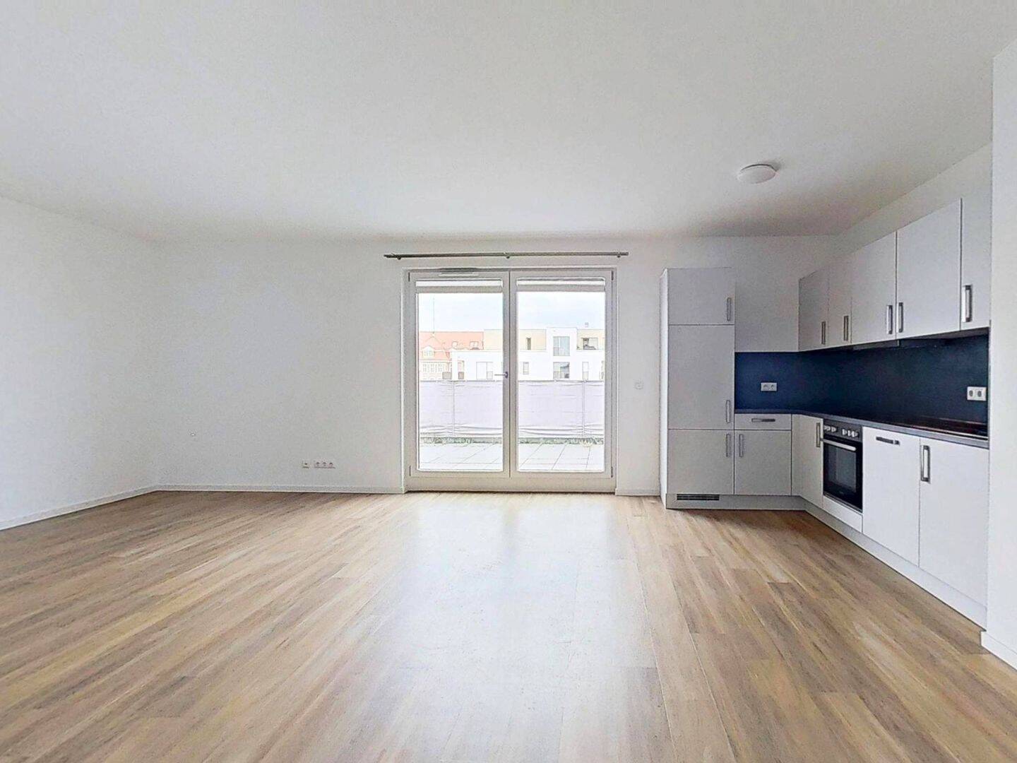MODERNES WOHNEN IN VILLINGEN-SCHWENNINGEN: Weitläufige 4-Zimmer-Neubauwohnung mit Dachterrasse und EBK, 78048 Villingen-Schwenningen