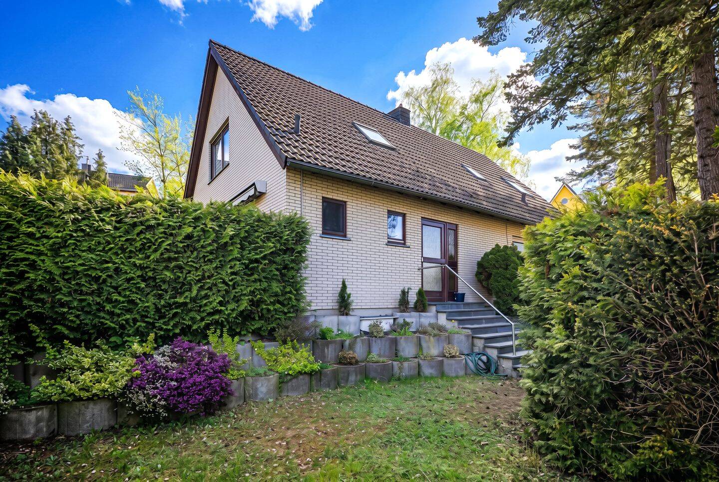 **Viel Platz für Familie & Zukunft – Mehrgenerationenhaus mit drei Wohneinheiten**, 12357 Berlin (Neukölln Buckow Rudow)