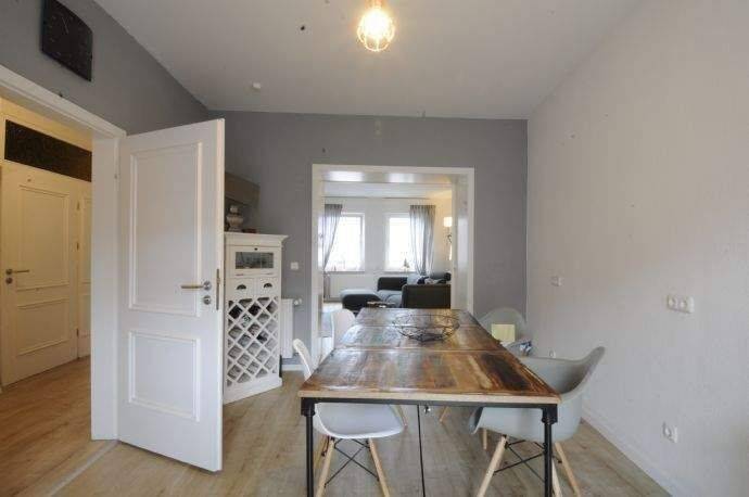 Wunderschöne 2-Zimmer Wohnung, Altbau – top saniert, modernes, großes Bad, sonniger Südwestbalkon, zentral, ruhig, 45219 Essen (Kettwig)