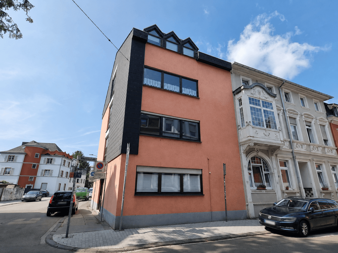 Citynah in Trier-Süd: Helle 2-Zimmer-Wohnung mit Balkon und eigenem Stellplatz in der Nikolausstraße, 54290 Trier (Innenstadt Trier-Süd)