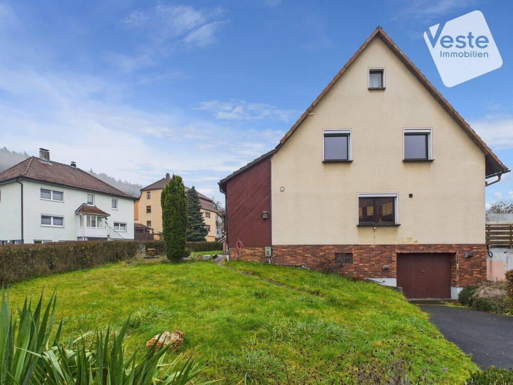 Geräumiges Einfamilienhaus mit Balkon in Mittelberg, 96472 Rödental