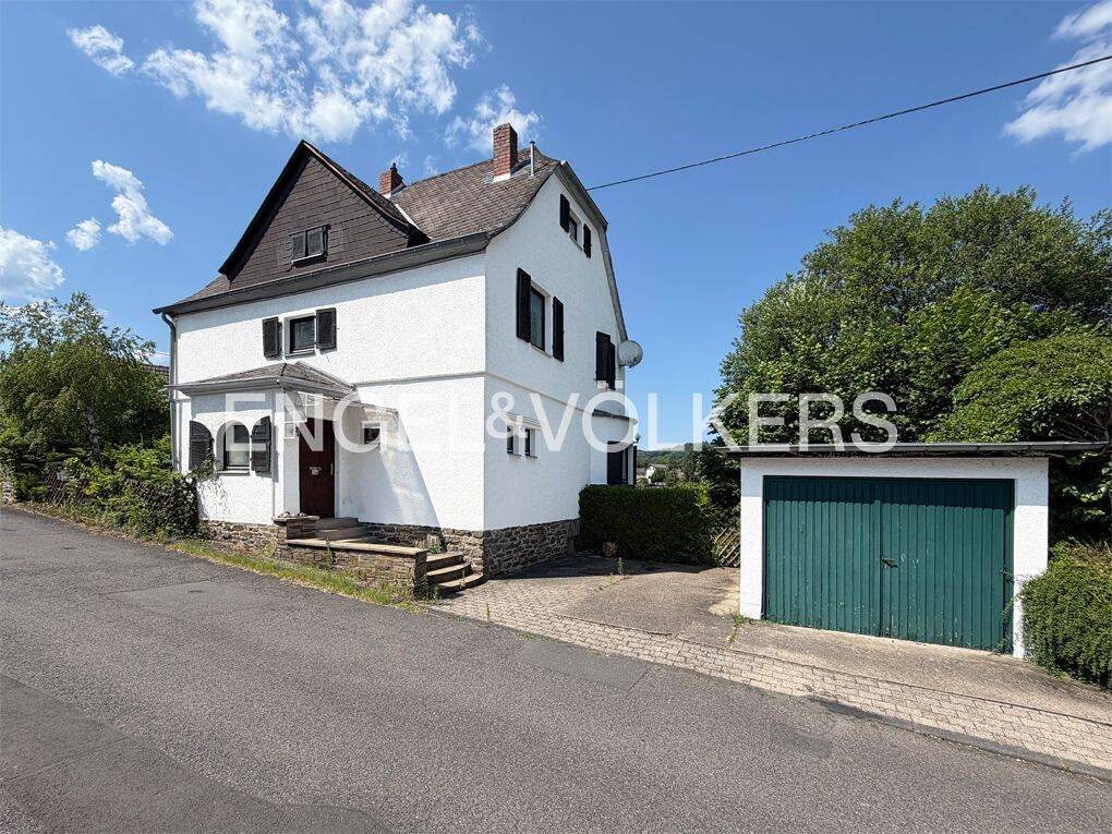 Einfamilienhaus mit Fernblick und zusätzlichem Bauplatz, 56567 Neuwied