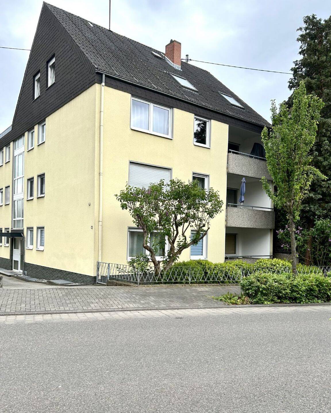 Dachgeschosswohnung im gepflegten Mehrfamilienhaus!, 56637 Plaidt