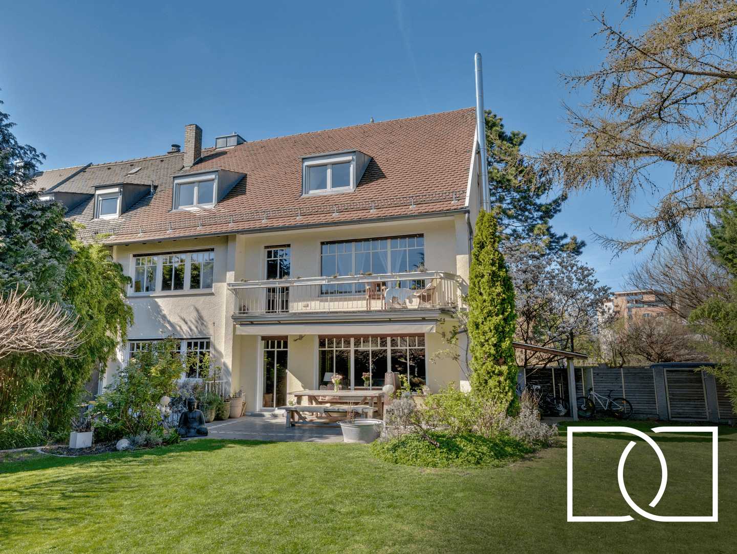 Traumhafte Ruheoase! Elegantes Stadthaus mit Pool, einzigartigem Garten und 700m² Grundstück, 90439 Nürnberg (Großreuth bei Schweinau Schweinau Sankt Leonhard Sündersbühl)