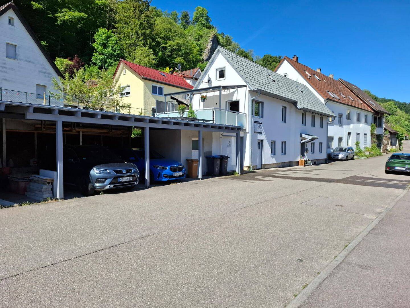 Klasse: Whirlpool, Sauna, wohlige Wärme durch Kaminofen, Car-Port und Garage, Dachterrasse mit Sonnenschutz!, 89551 Königsbronn