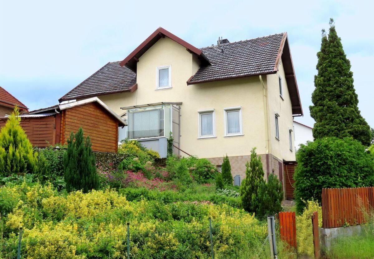 Provisionsfrei – Solides Einfamilienhaus in Fritzlar-Züschen – Familienfreundliche Lage, 34560 Fritzlar