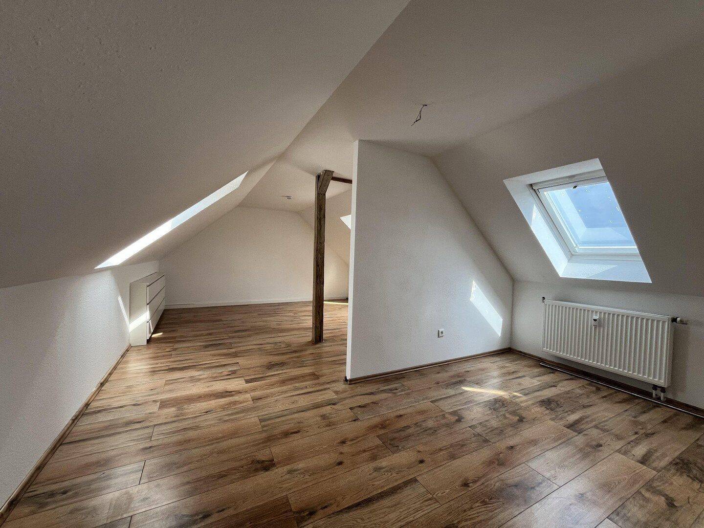 großzügige 4 RW – Maisonette im 4. OG, 9126 Chemnitz (Altchemnitz Bernsdorf Gablenz Lutherviertel Sonnenberg)
