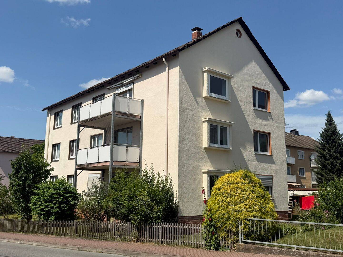 3 1/2-Zimmer-Eigentumswohnung mit großem Balkon und Garage in stadtnaher Wohnlage von Holzminden, 37603 Holzminden