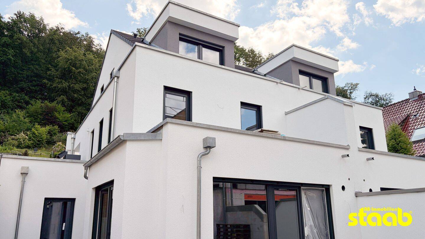 IHR NEUES WOHLFÜHLZUHAUSE *** MODERNE DOPPELHAUSHÄLFTE *** ERSTBEZUG!, 63864 Glattbach