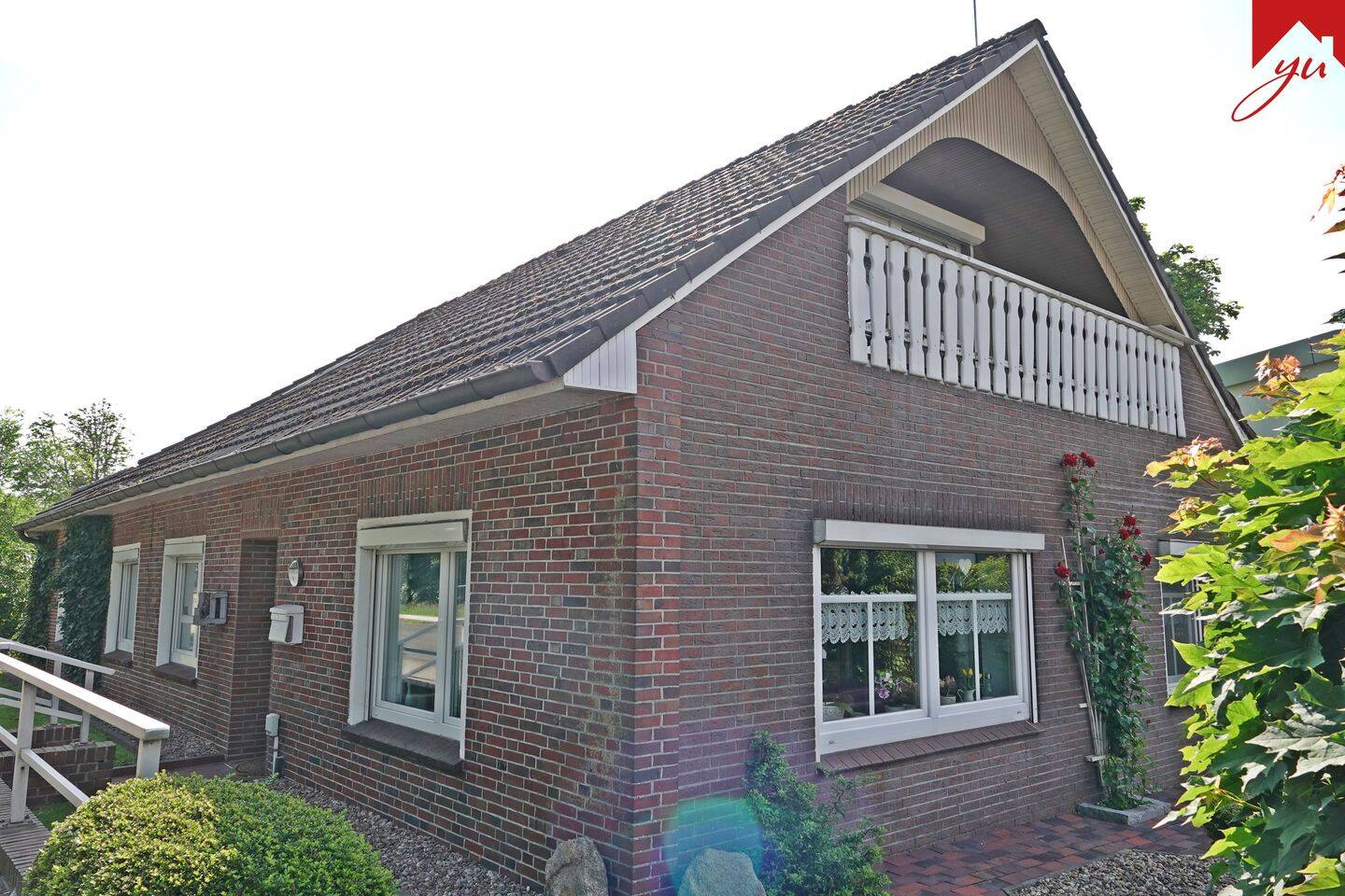 Einfamilienhaus mit Einliegerwohnung in zentraler Lage von Westerholt, 26556 Westerholt