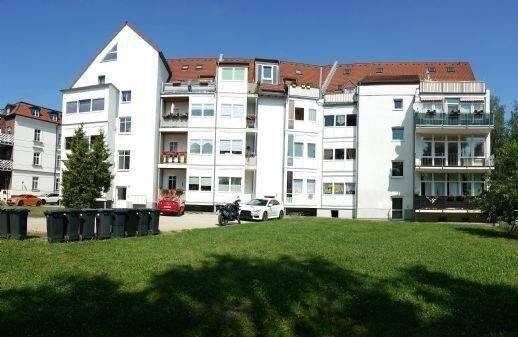 Lieber mit Balkon, oder Wintergarten? Stellplatz am Haus? Garten? Nebengelasse? Wieso nicht einfach alles!, 8058 Zwickau