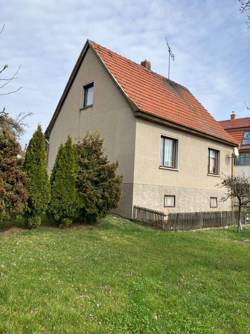 Tolles Grundstück mit sanierungsbedürftigem Haus in Weimar, 99427 Weimar