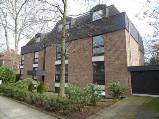 Köln-Marienburg – Luxuriöse 5-Zimmer- Maisonettewohnung mit großen Terrassen und privatem Garten