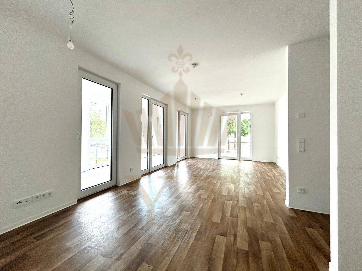 Lichtdurchflutete 3 Zi-Wohnung | mit sonnigem & umlaufenden Wintergarten | in Bernau-Friedenstal, 16321 Bernau bei Berlin
