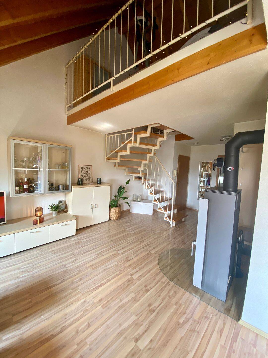 Lichtdurchflutete, schöne 3,5-Zimmer Dachgeschoss-Maisonett-Wohnung in Bohlingen zum Kauf, 78224 Singen (Hohentwiel)