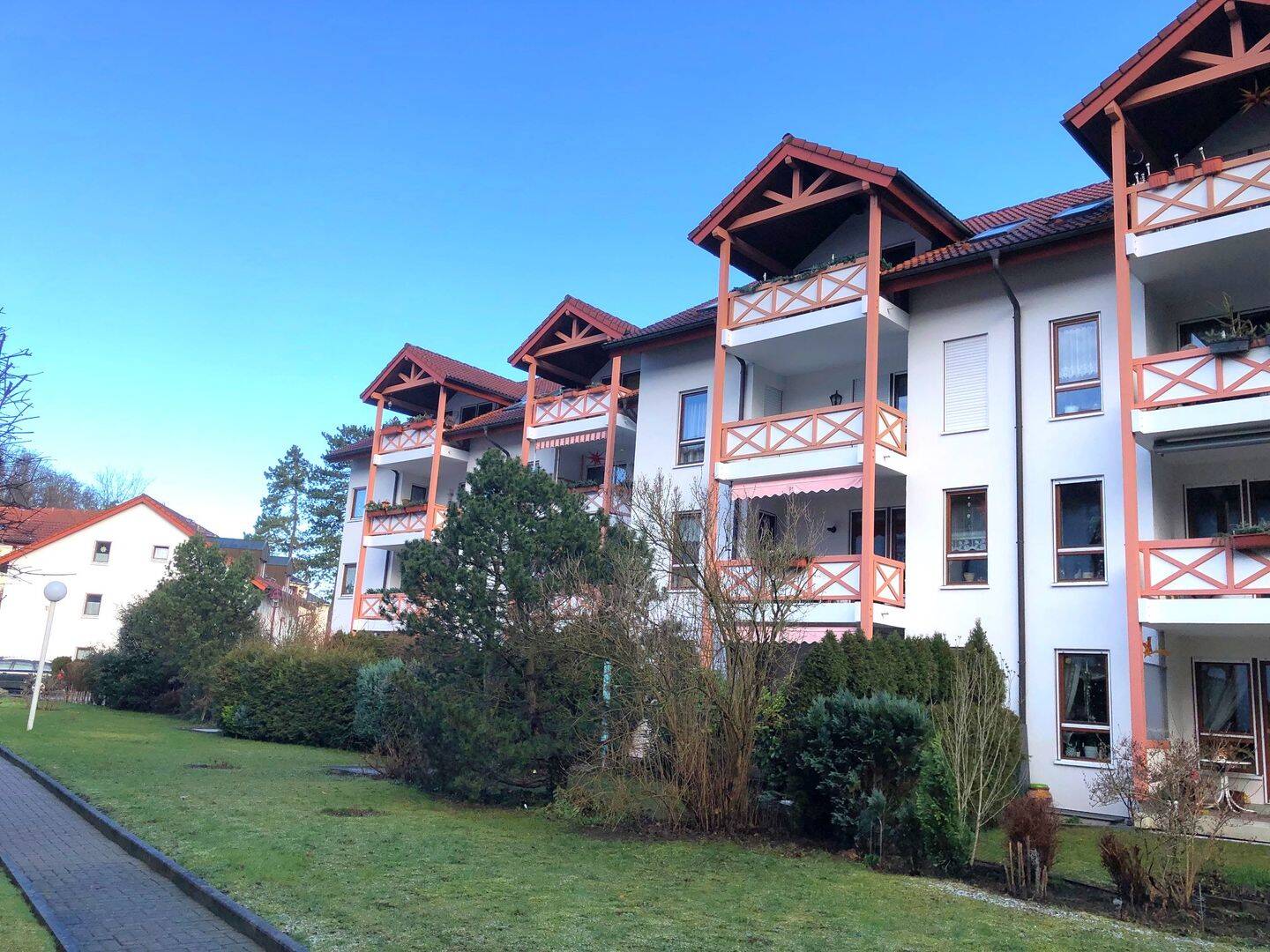 Attraktive, vermietete 3-Raum-Wohnung mit Balkon und TG-Stellplatz in Freital-Hainsberg, 1705 Freital
