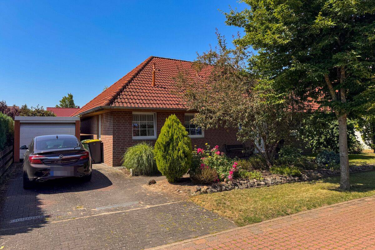 Massivbau Bungalow mit Sonnengarten in ruhiger Lage und Ausbaureserve sowie Parkplatz in Buchholz, 29690 Buchholz (Aller)