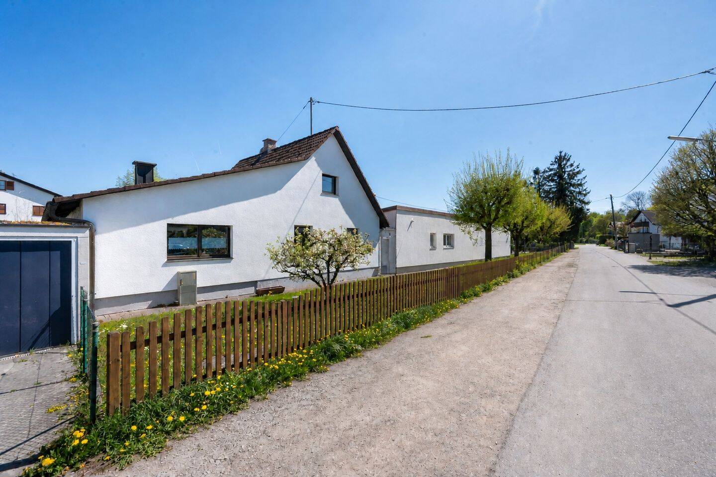 AIGNER – Baugrundstück in Feldmoching: Genehmigte Perspektive für Doppelhaus und Dreispänner, 80995 München (Allach-Untermenzing Feldmoching-Hasenbergl Moosach)