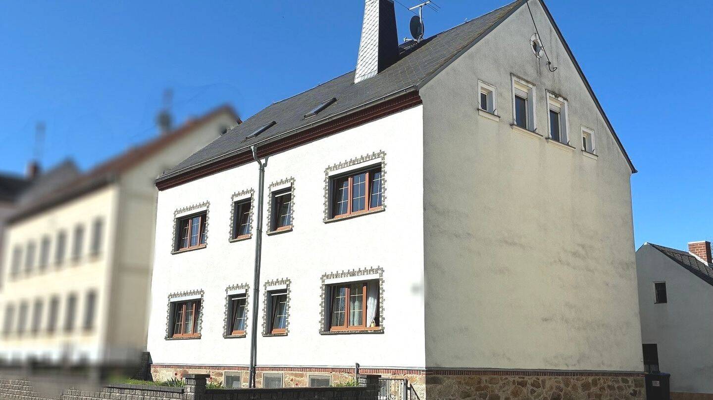 Zweifamilienhaus mit großem Garten, 4720 Döbeln