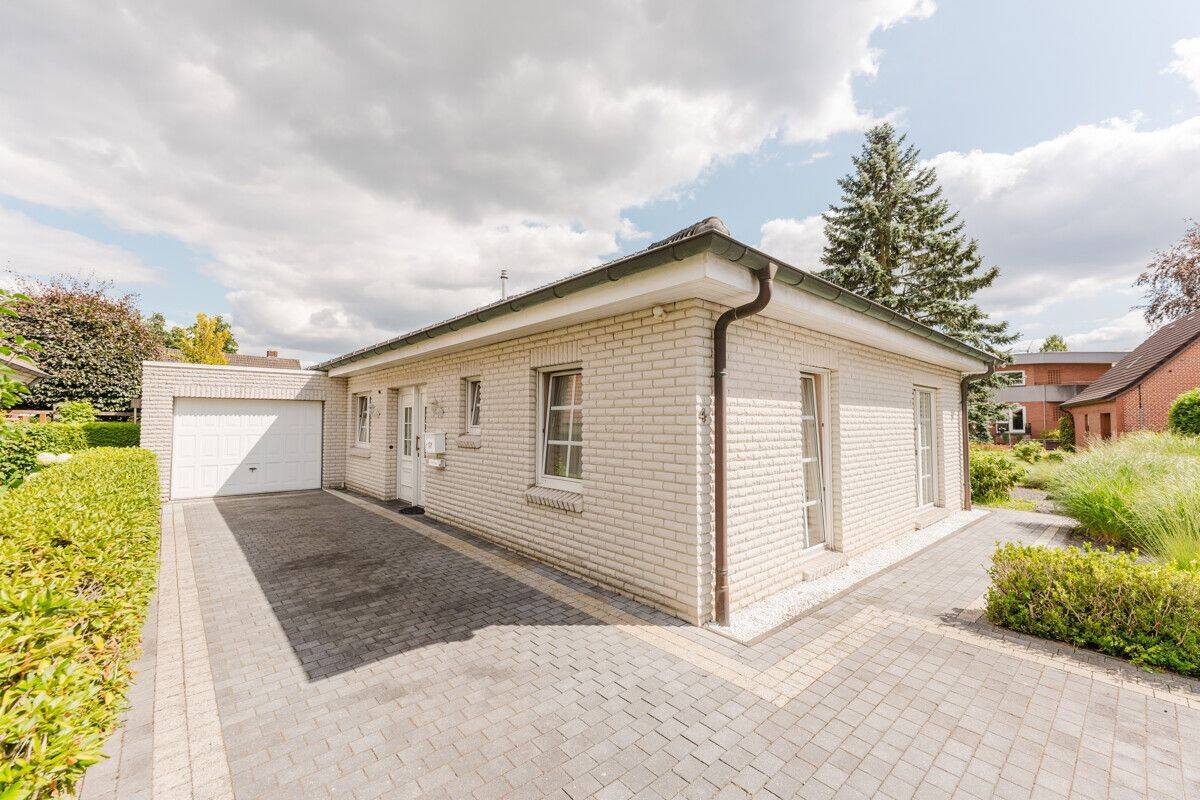 Freistehender Bungalow mit Garage in Uelsen, 49843 Uelsen