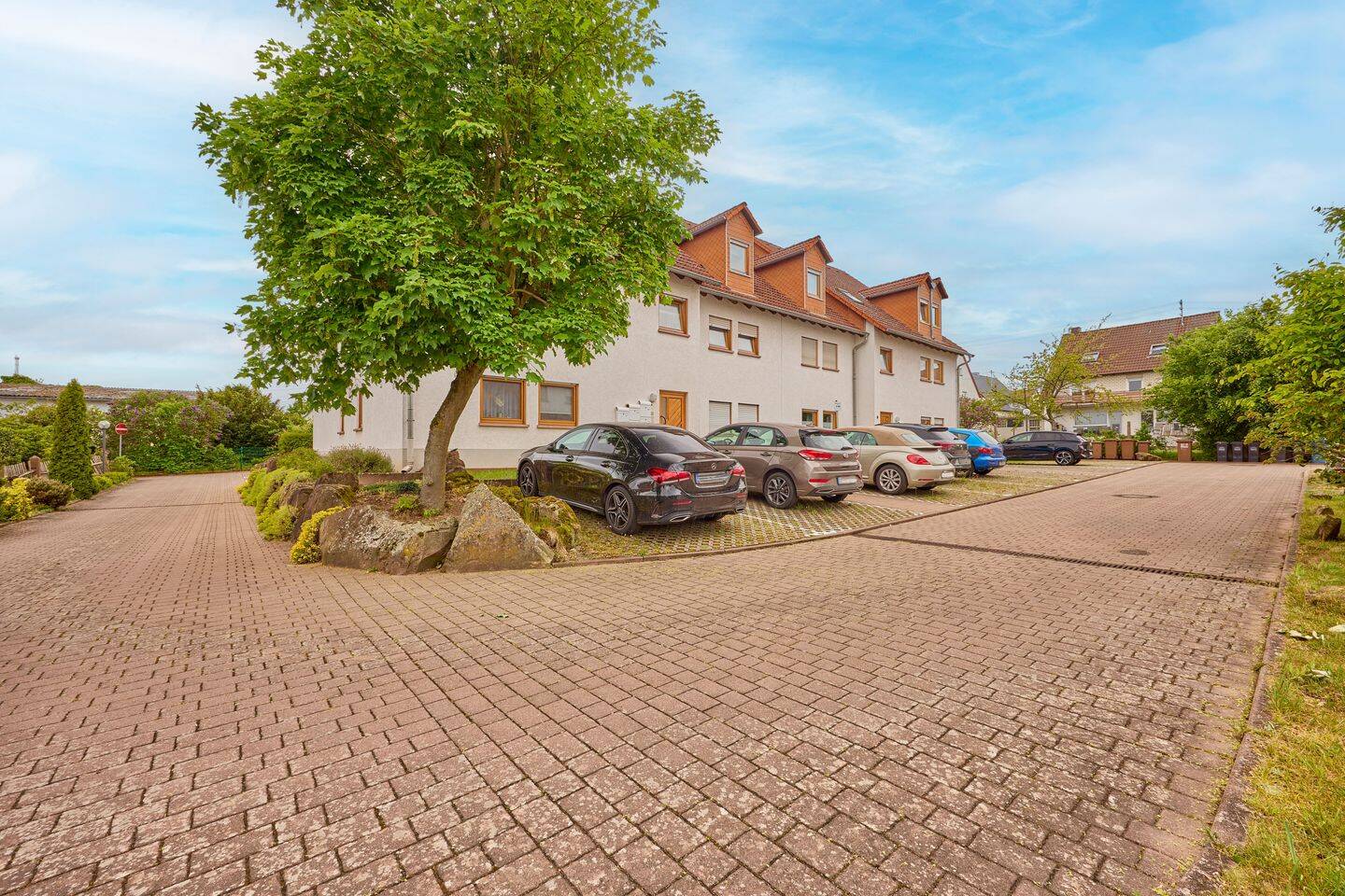 Wohnen auf zwei Ebenen – 2-Zimmer-Maisonette mit Balkon und Stellplatz in zweiter Baureihe, 67678 Mehlingen