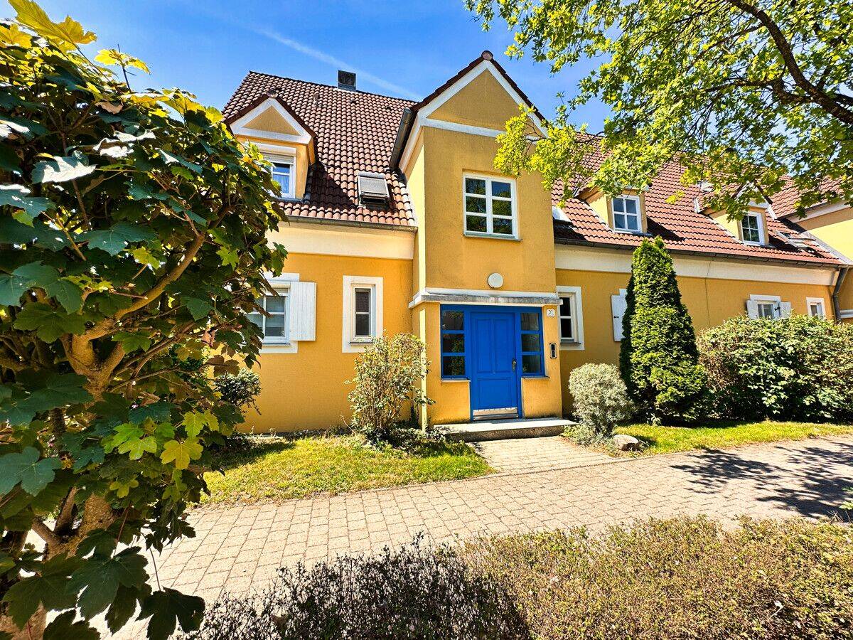 Ihr Gartenparadies! Ruhige 2 Zimmer Erdgeschoss Wohnung in Neutraubling. Bezugsfrei!, 93073 Neutraubling